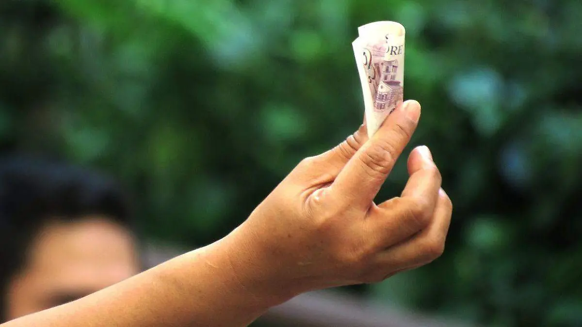 hand-2458792_1280