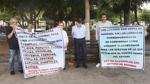 28-05-2025-Vecinos Col Centenario y Ciudadania Activa Acuden a Sesión de Cavildo -Carlos Vilalba (1)