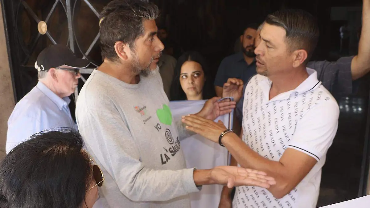 Vecinos Col Centenario y Ciudadania Activa Acuden a