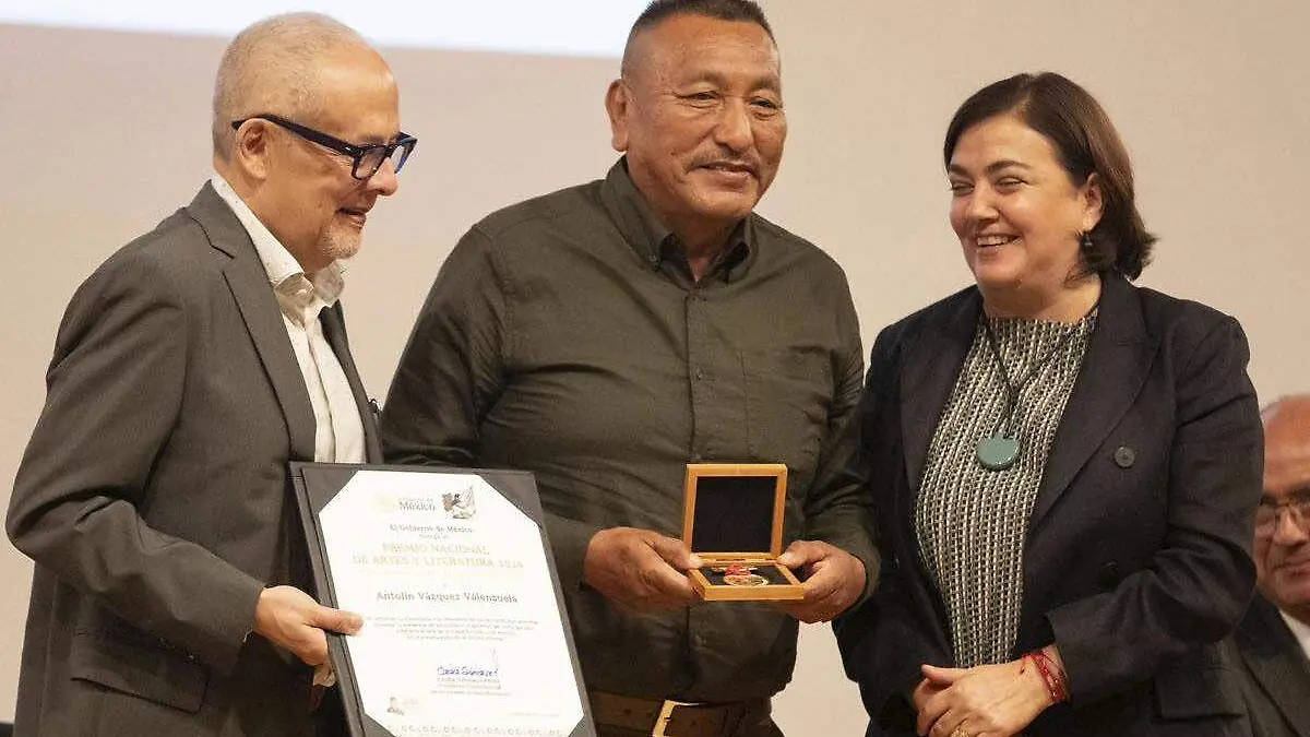 Antolín Vázquez Premio Nezahualcóyotl