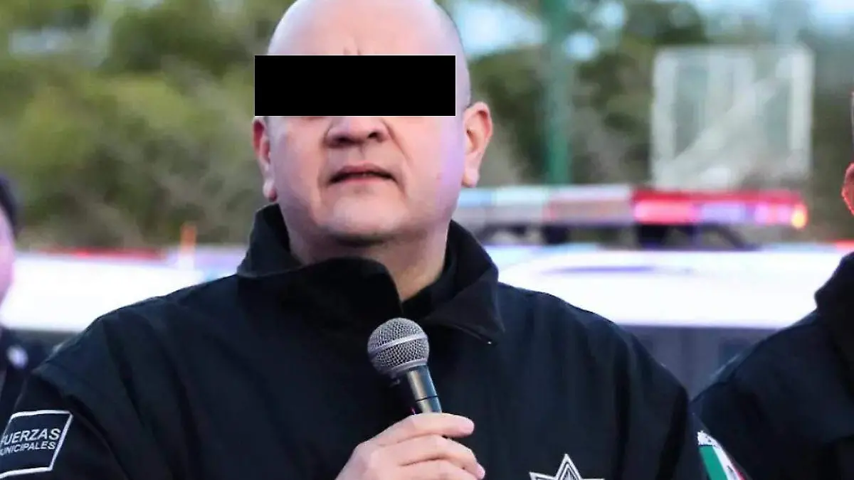 Policías detenidos