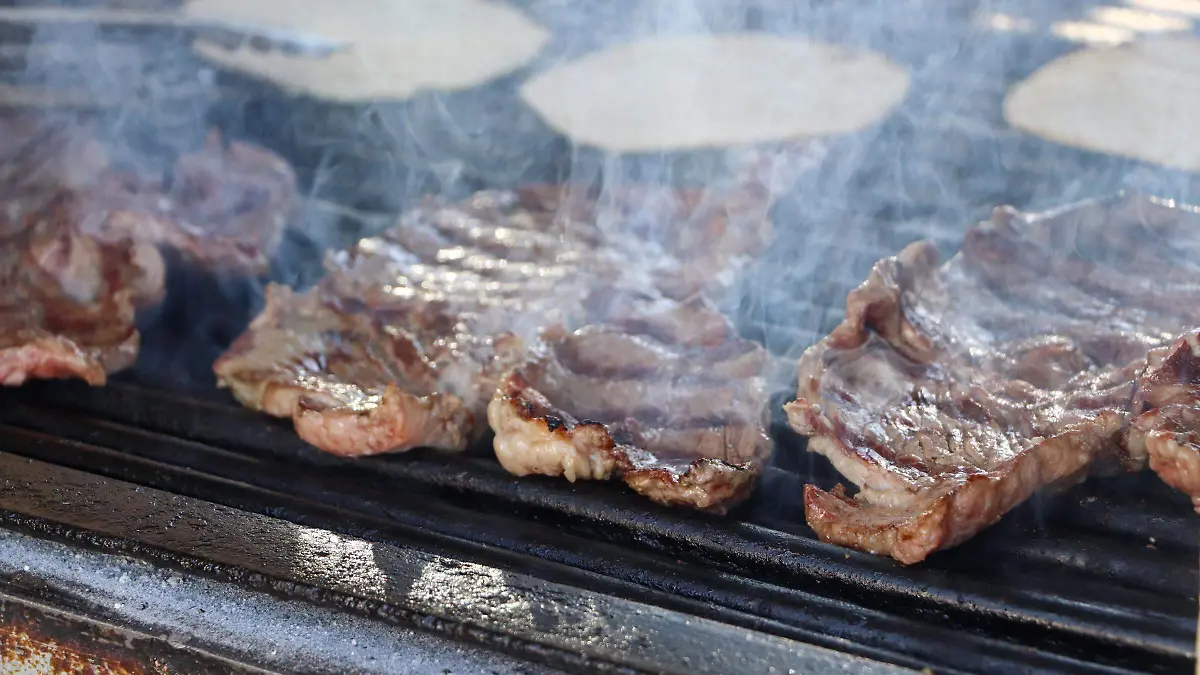 Tacos de carne asada