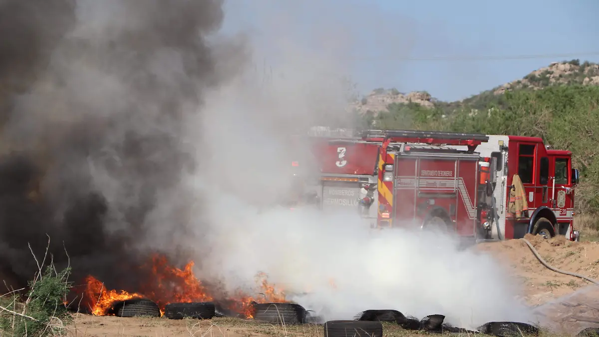 incendio - humo negro - bomberos