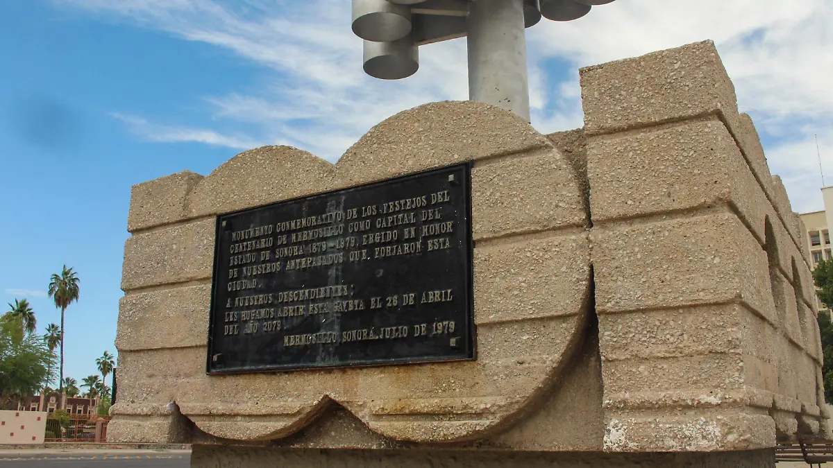 Monumento plaza 100 años - Mike Acosta (4)