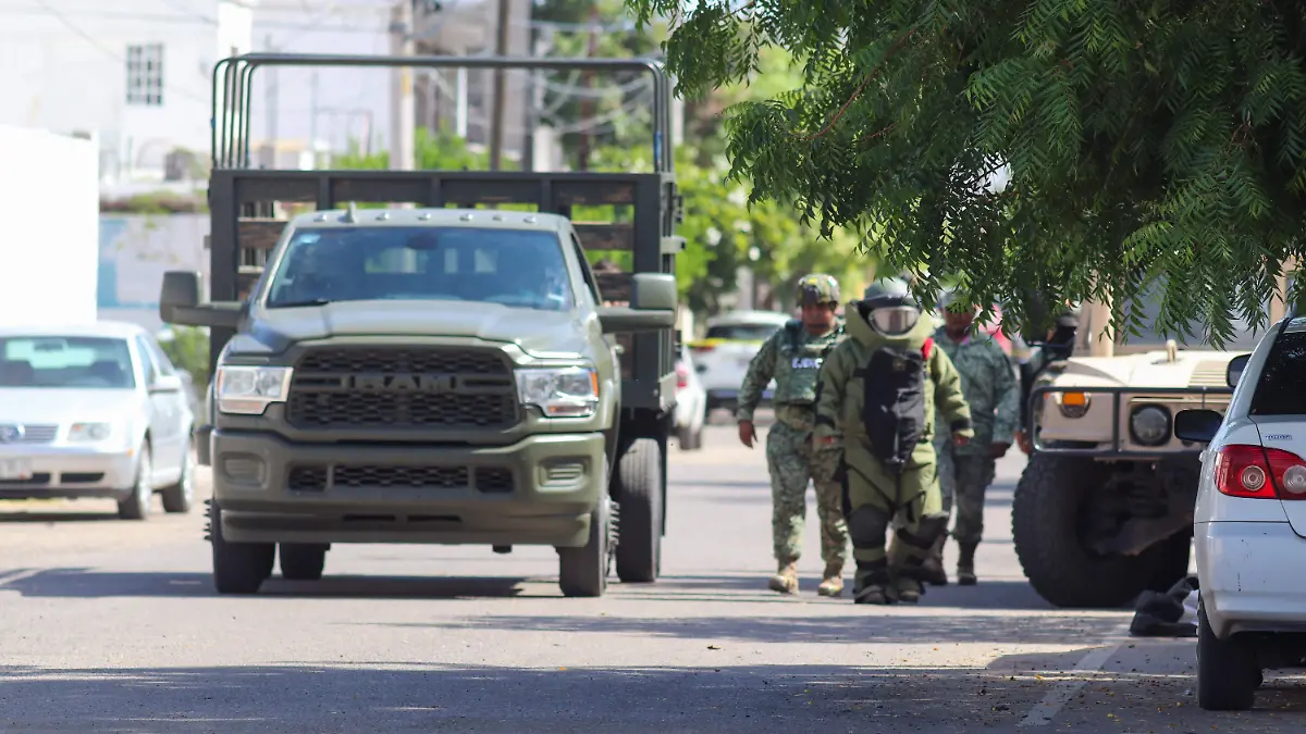 Militares equipo anti bomba_Kimberly Ortega 14
