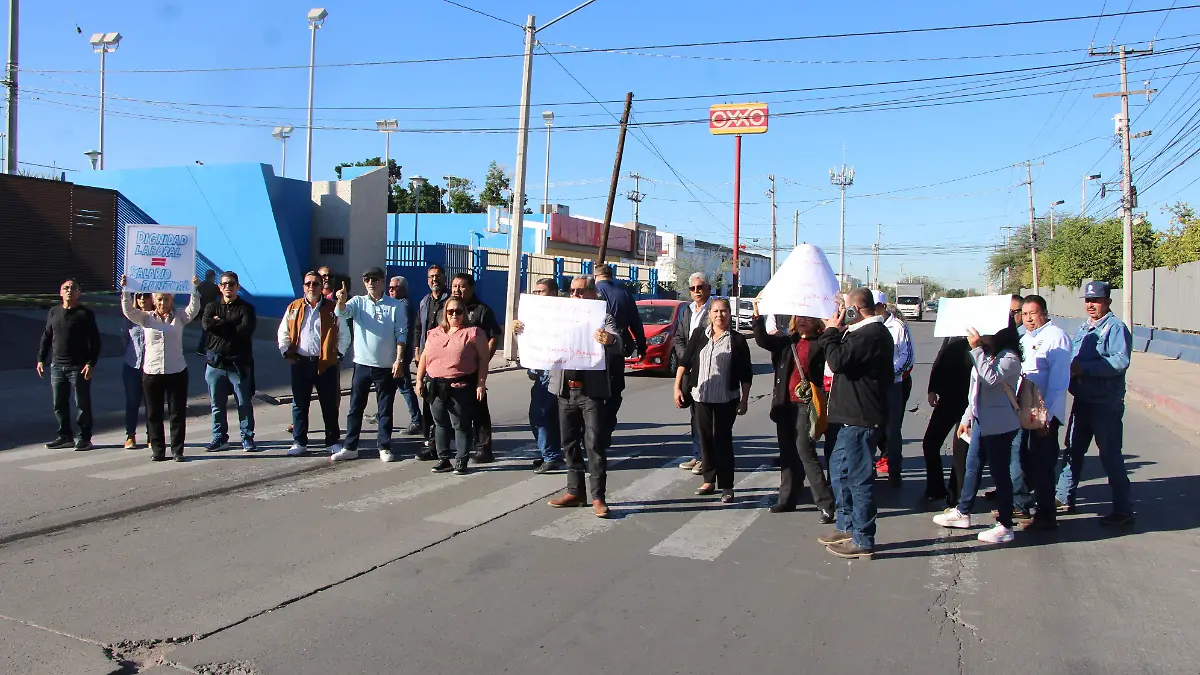 18-12-2025-Manifestacion Maestros del ITH-carlos Villalba