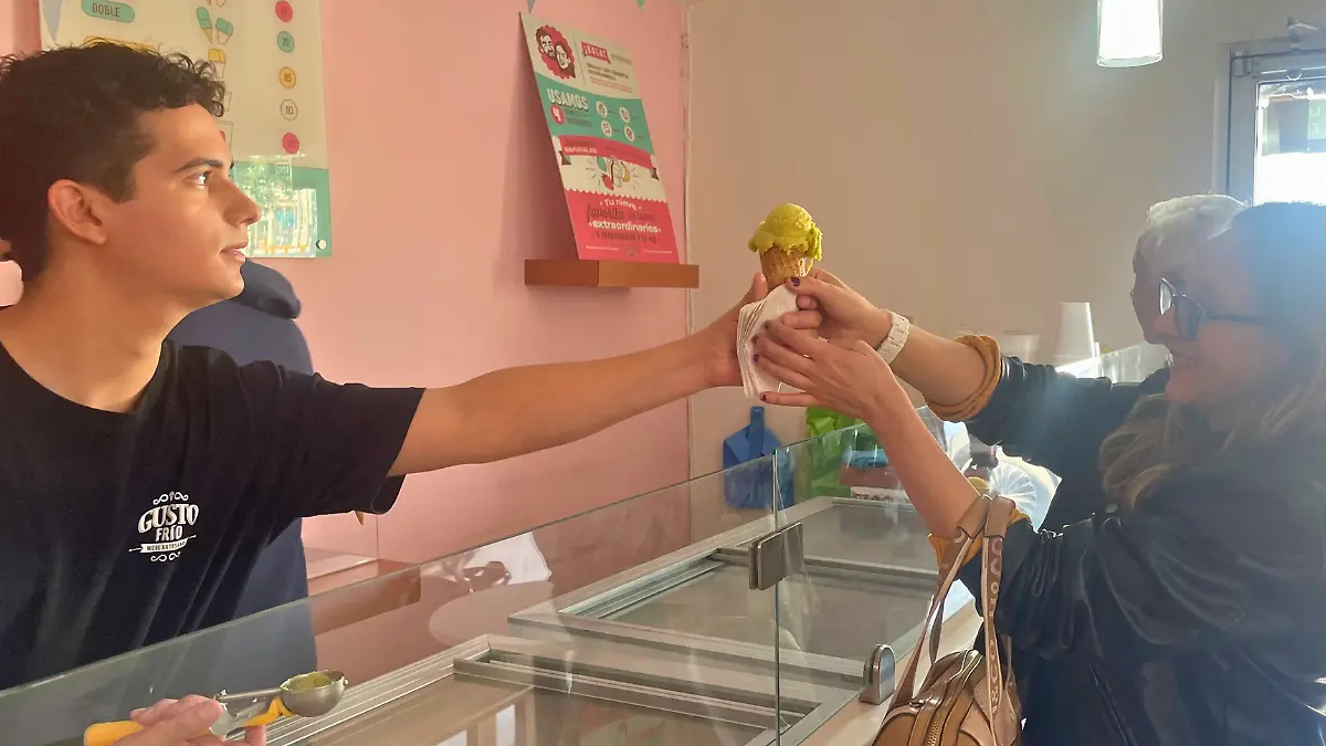 FULL SCREEN _ NIEVES