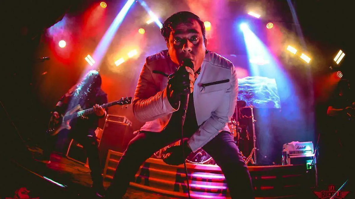 Adalyd banda de metal