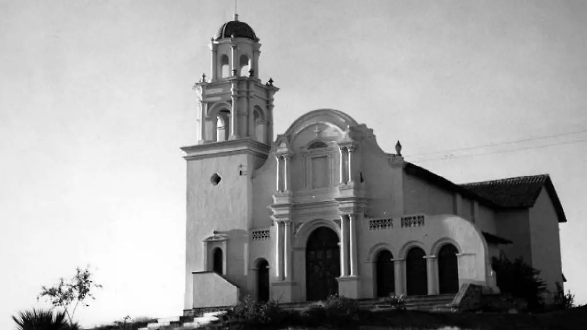 FULL SCREEN _ IGLESIA COLONIA PITIC