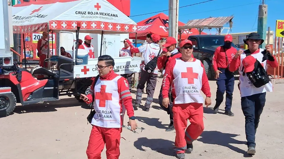 Socorristas en Bahía de Kino - Carlos Villalba
