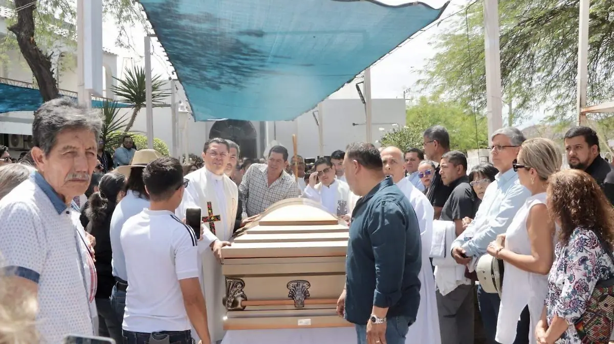 FUNERAL PADRE EVERARDO ORDOÑO