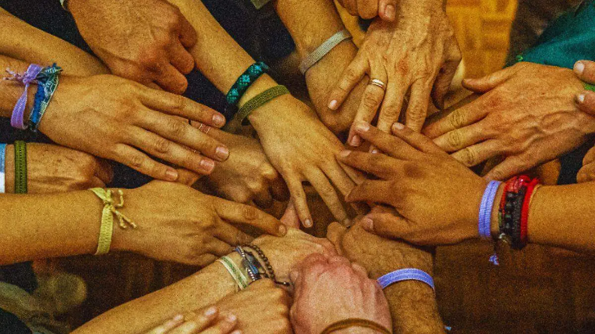 El texto del párrafo (2)