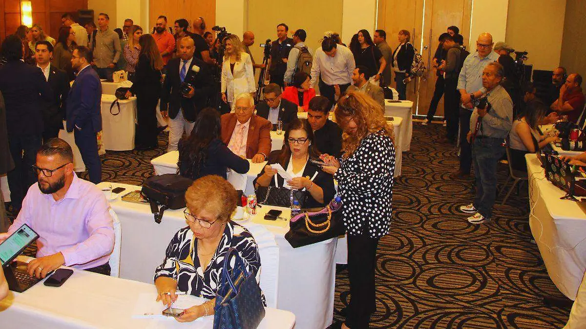 23-04-2026-Sesion del Congrespo del Edo-Hotel Lucerna-carlos Villalba (3)