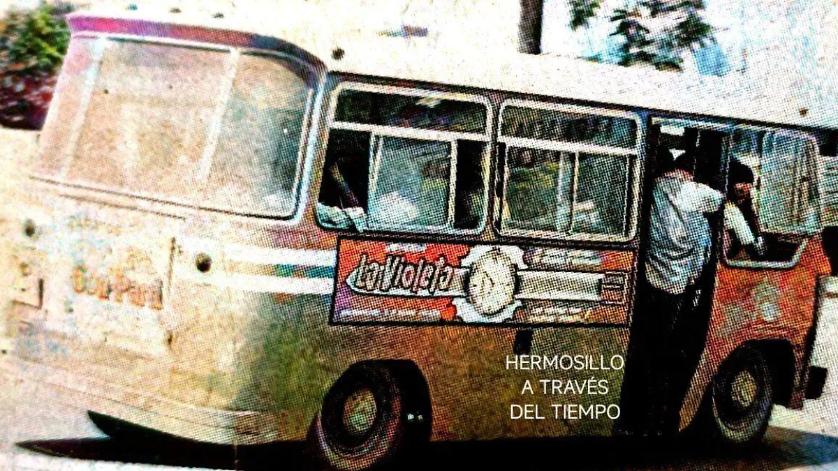 Año 1979 Pesero con anuncio 