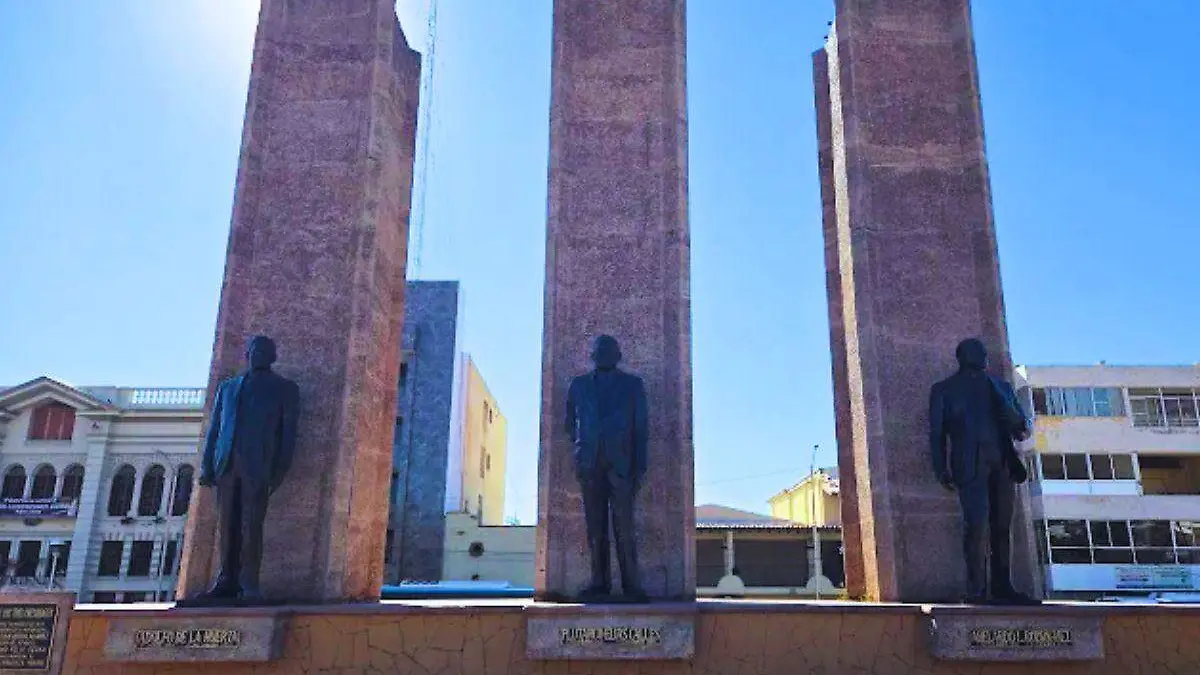 Plaza de los tres presidentes
