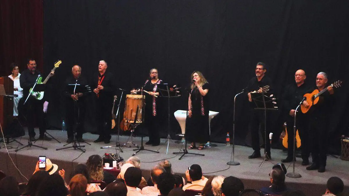 Concierto Homenaje legado y trayectoria del Mtro. Germán Mendoza Cota - Mike Acosta (10)