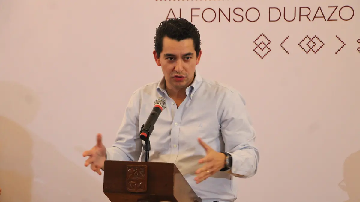 Roberto Gradillas-Secretario de Economía y Turismo del Estado