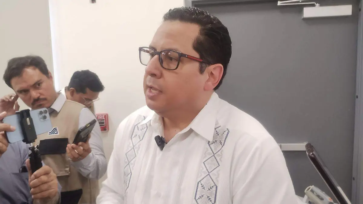  José Luis Alomía Zegarra salud