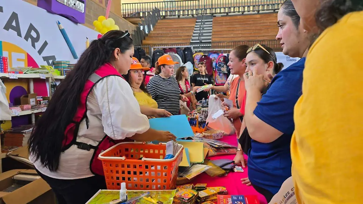 bazar escolar Hermosillo - Kimberly Ortega