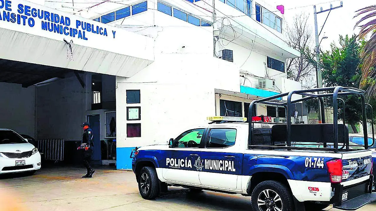 POLICIAS          LOCAL