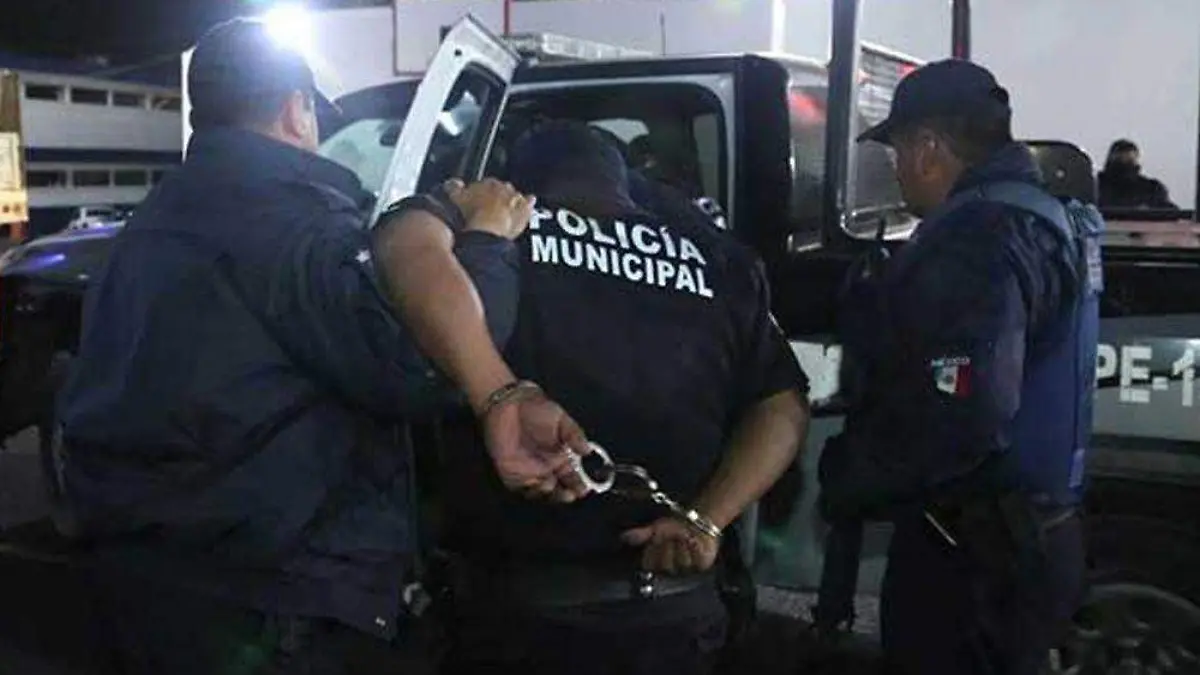 POLIS DETENIDOS