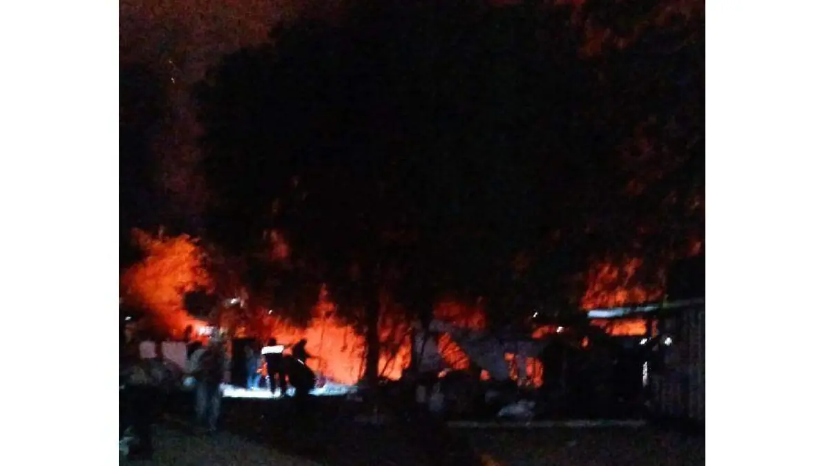 INCENDIO EN TEZONTEPEC DE ALDAMAA