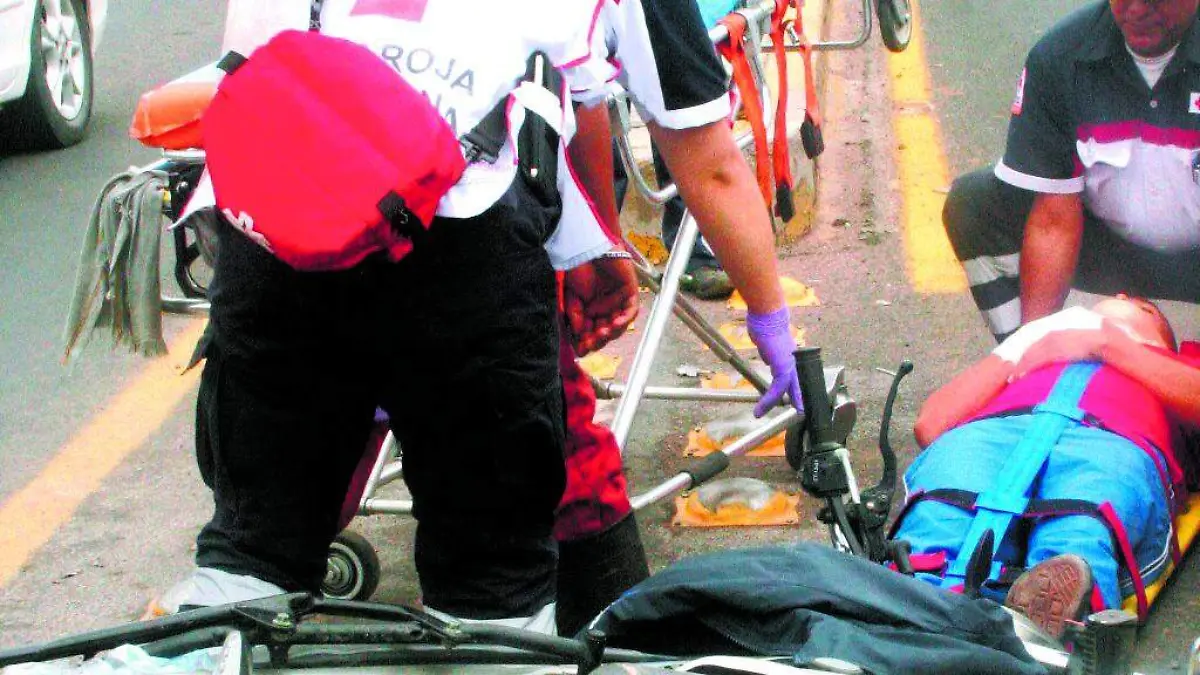 CAIDA DE MOTOCICLISTA