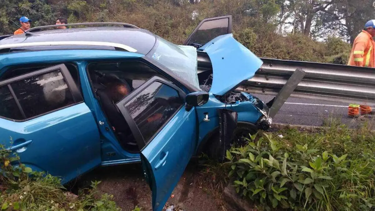 MUEREN DOS PERSONAS EN ACCIDENTE