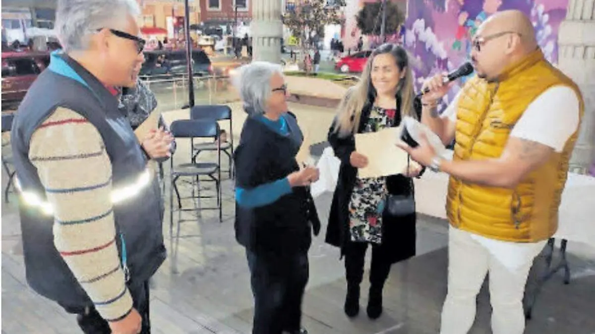 Premian decoración navideña de comercios