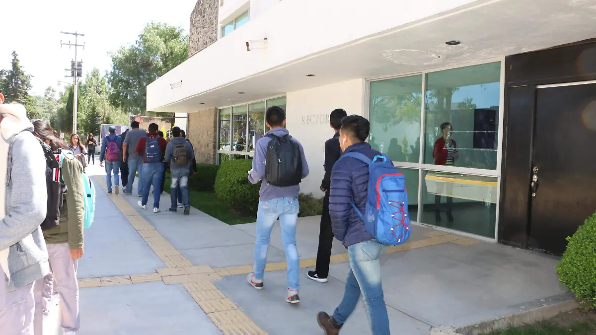 ESCUELA F D L VEGA
