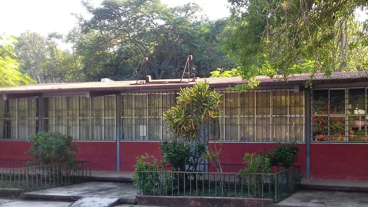 Avance 2 escuela debe agua