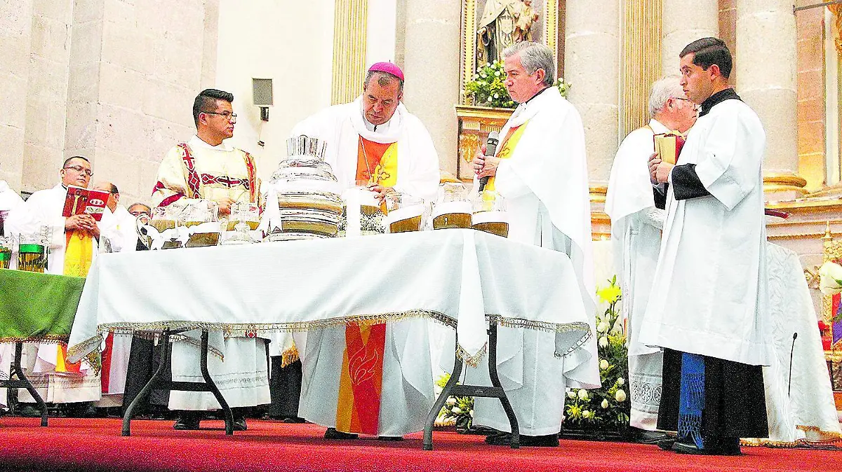 TULANCINGO MISA CRISMAL (7)