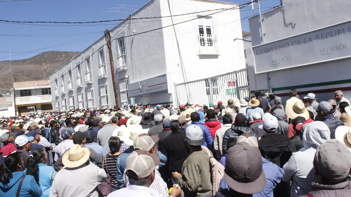 CAMPESINOS RIJOSOS