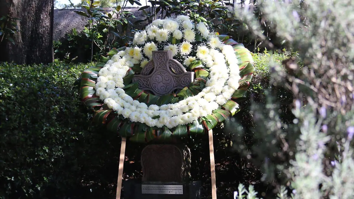 Posponen protocolo de despedida a Reina Isabel