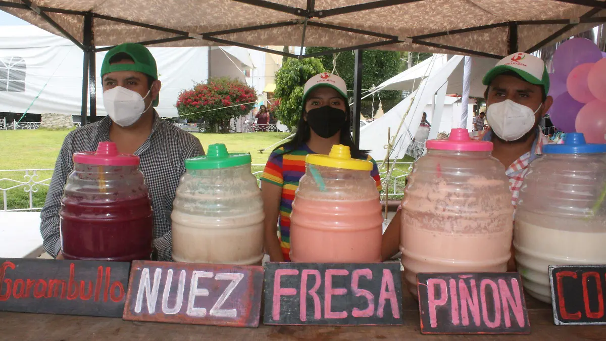 JOVENES PULQUE TRES