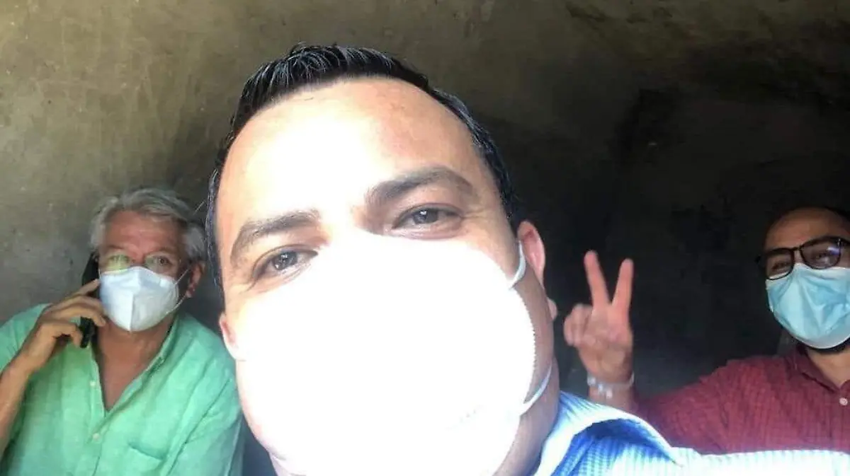 Retienen a funcionarios de Huejutla
