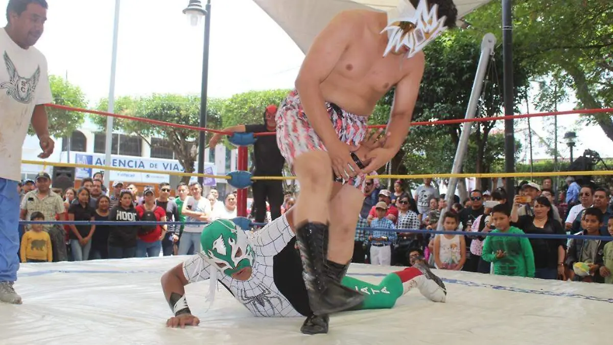 LUCHAS