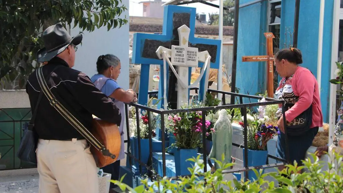 PANTEON 10 DE MAYO  (4)