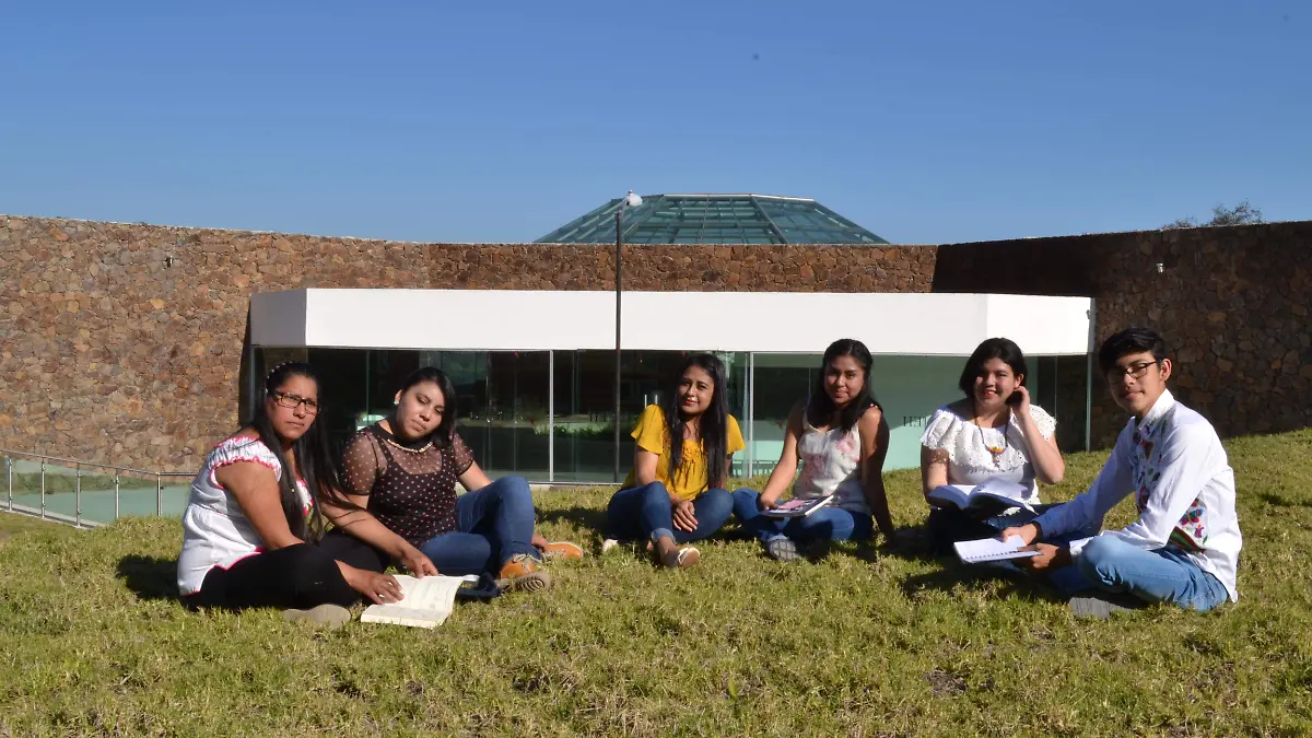 ESTUDIANTES (1)