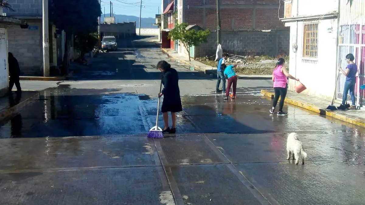 LIMPIAN SUS CALLES PARA EVITAR COVID (5)