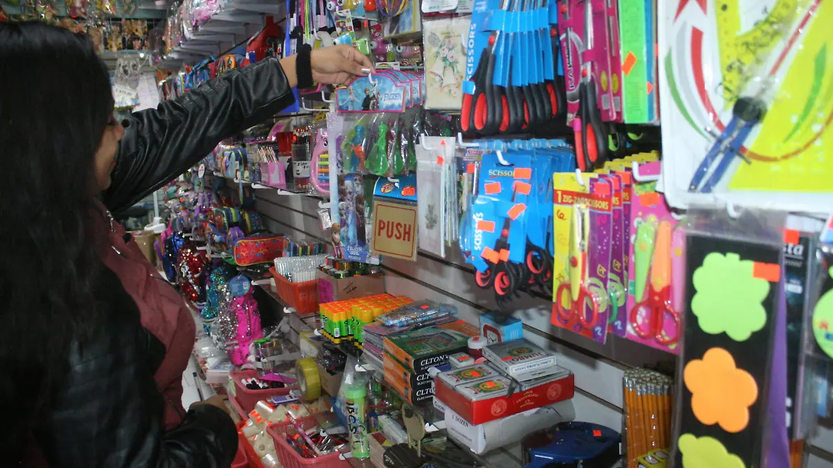 SIGUEN UTILES ESCOLARES UNO