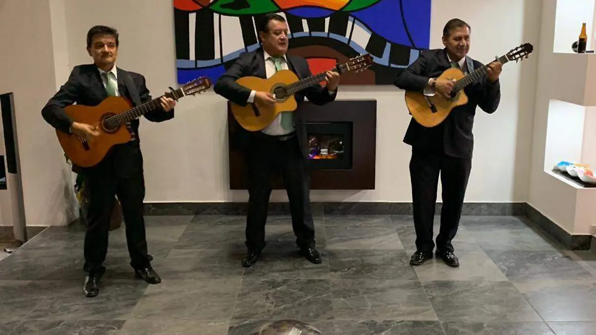 MÚSICOS (3)