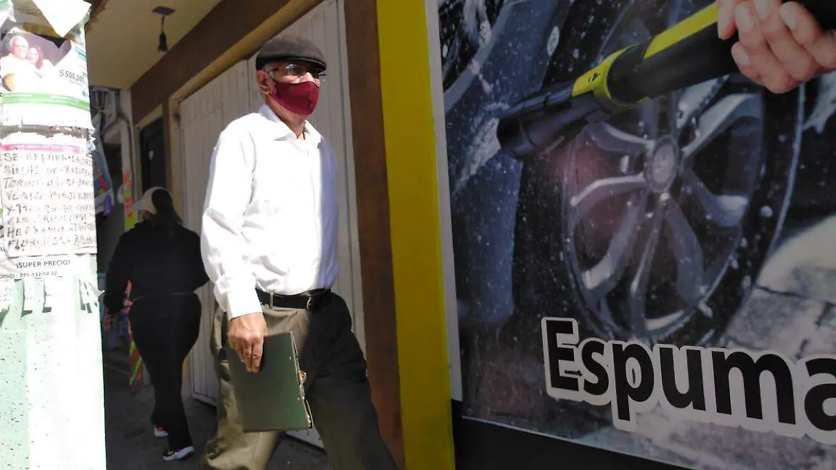 TEMEN REACCIÓN A VACUNA ADULTOS MAYORES