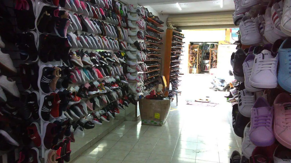 SE AGUDIZA CRISIS EN COMERCIOS (3)