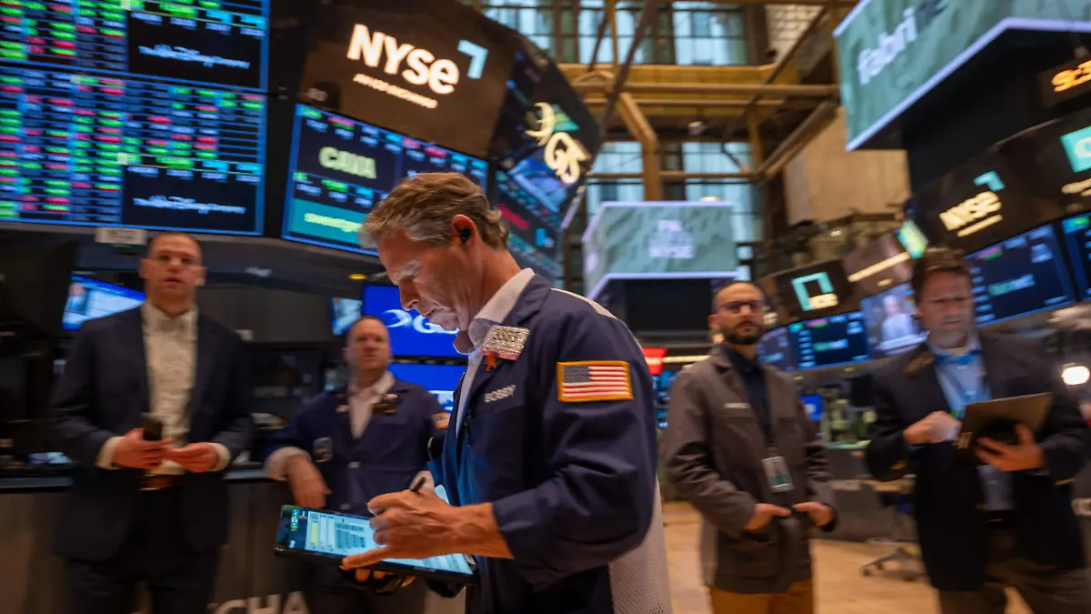 AFP__20250513__2214866104__v1__HighRes__MarketsOpenTuesdayAfterDowJumpsOver1000Point