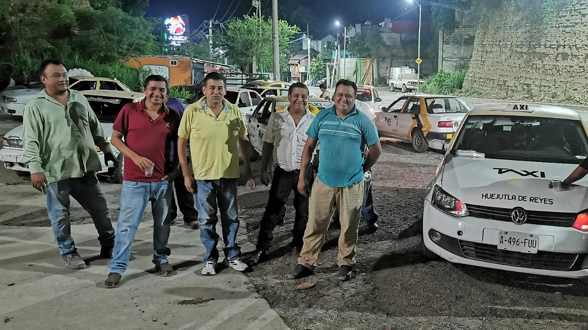 TAXISTAS BLOQUEARAN 1