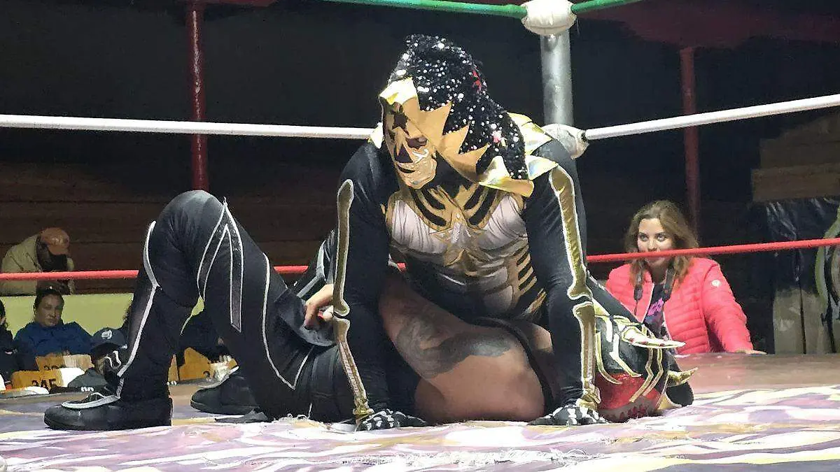 LUCHAS (2)