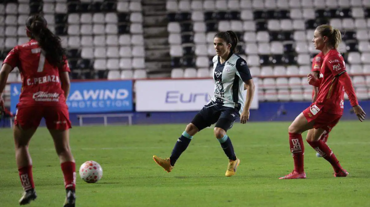 TUZAS ANDREA PEREIRA