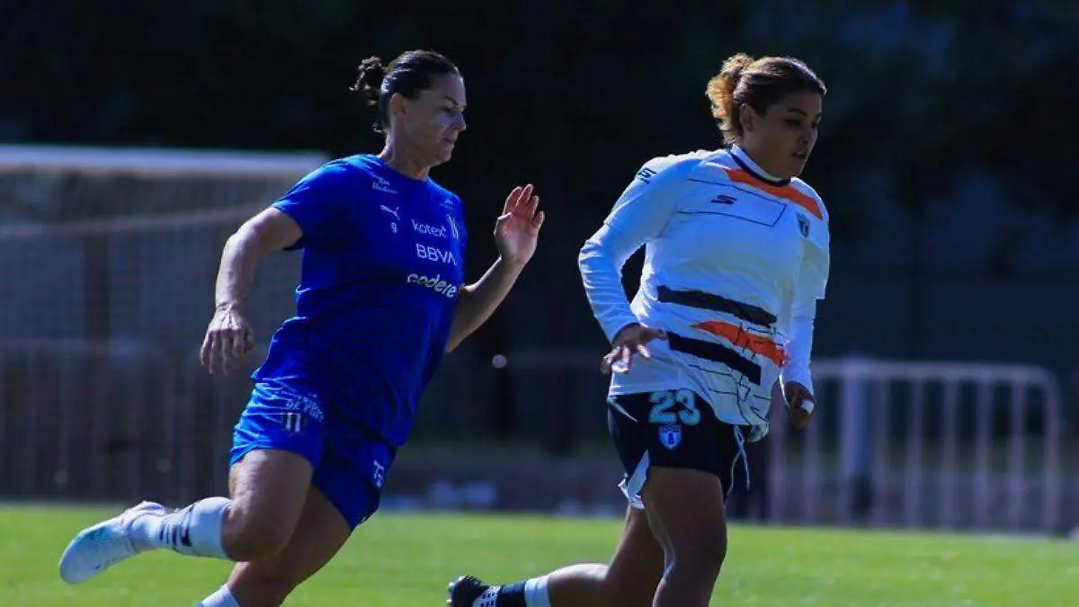 TUZAS DANIELA FLORES