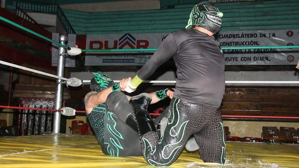 LUCHA LIBRE TERROR INFERNAL VS. PAYASO CLON